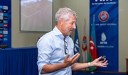 Frank De Bleker Premyer Liqada çıxış edən klubların rəsmiləri ilə görüş keçirib