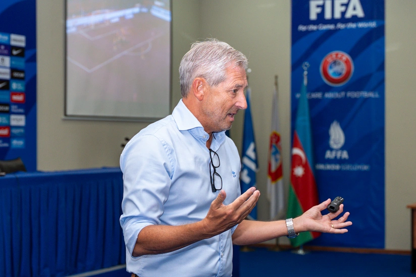 Frank De Bleker Premyer Liqada çıxış edən klubların rəsmiləri ilə görüş keçirib