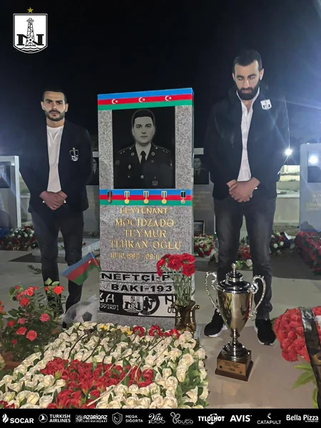 Neftçi Çempionluq Kubokunu şəhid azarkeşlərinin məzarına apardı