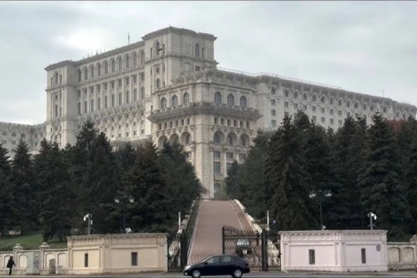 Rumıniya Konstitusiya Məhkəməsi prezident seçkilərinin birinci turunun nəticələrini ləğv edib