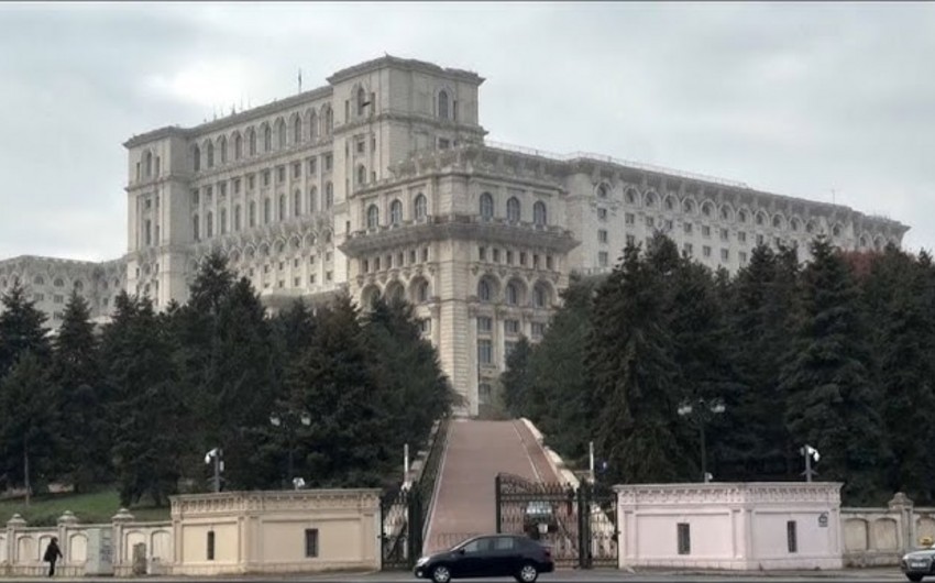 Rumıniya Konstitusiya Məhkəməsi prezident seçkilərinin birinci turunun nəticələrini ləğv edib