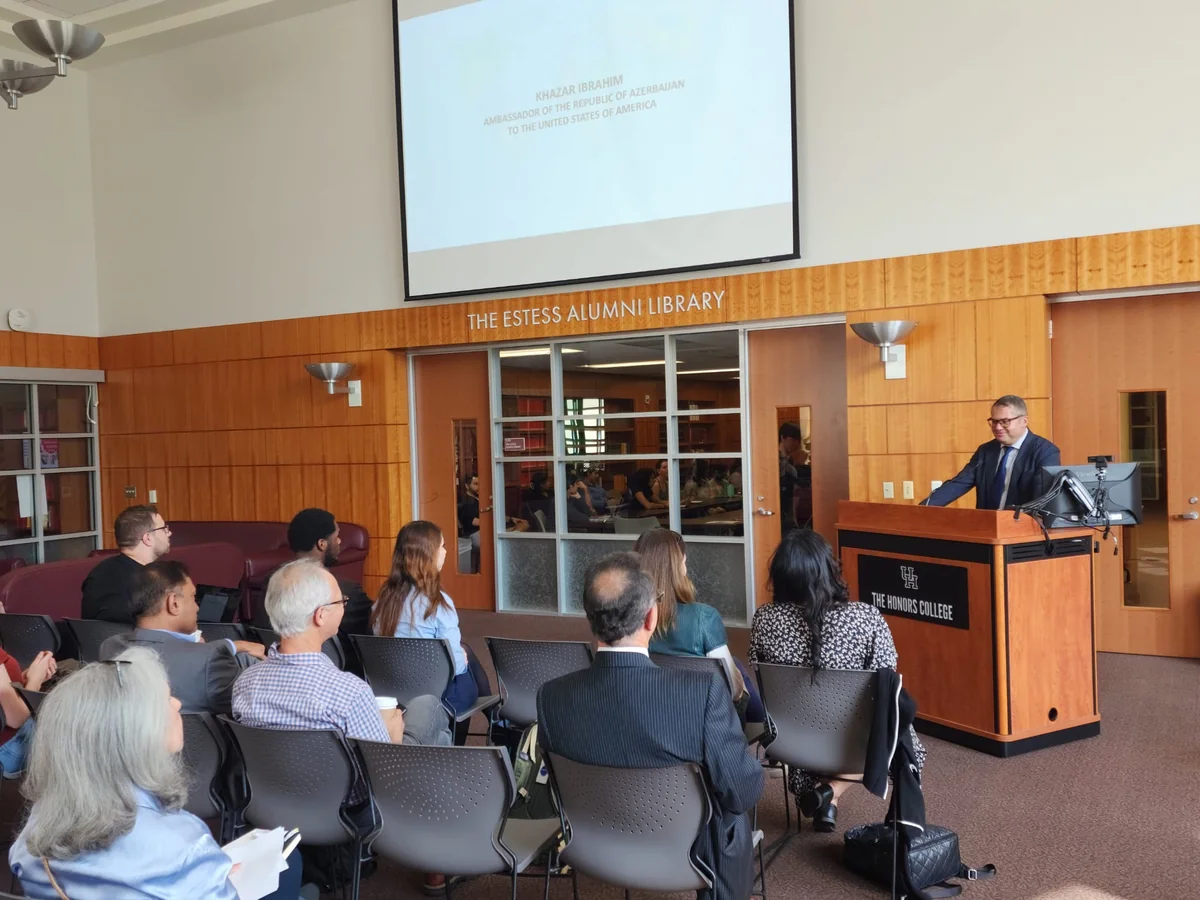Houston Universitetində Ermənistan-Azərbaycan münasibətləri barədə suallar cavablandırılıb