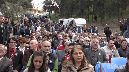 İzmirdə Xocalı faciəsinin qurbanları yad edilib - FOTO