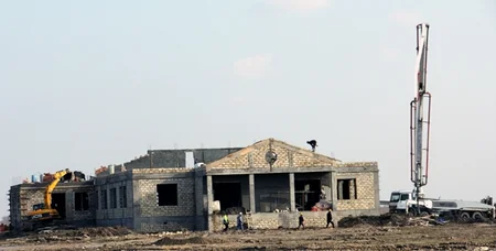 Müdafiə naziri cəbhə bölgəsində inşası davam edən hərbi hissələrə baxış keçirib