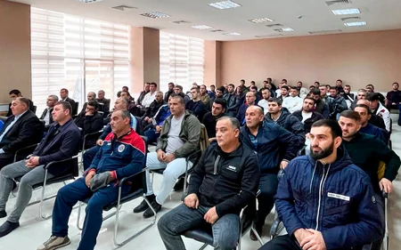 Güləş Federasiyasının məşqçilərin ümumrespublika seminarı davam edir