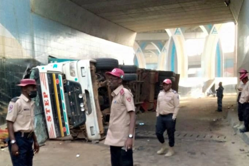 Nigeriyada ağır yol qəzasında azı 23 nəfər ölüb