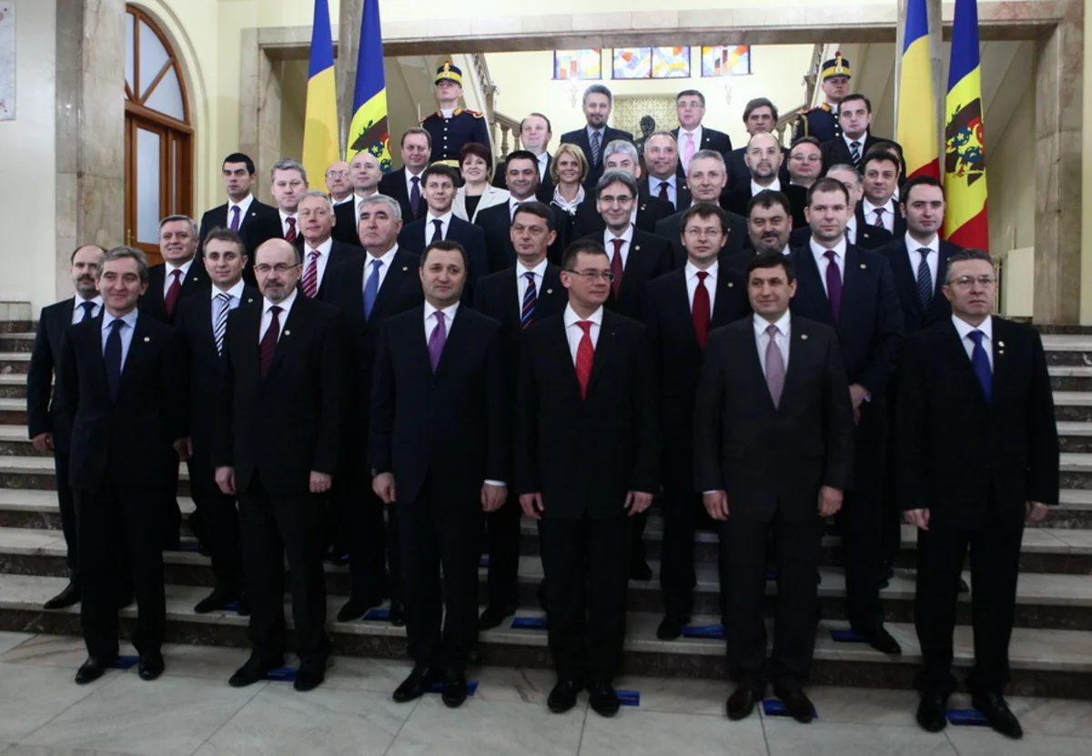 ​Moldova hökuməti tam tərkibdə istefa verib