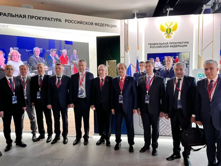 Baş prokuror Kamran Əliyev Peterburq Beynəlxalq İqtisadi Forumunda çıxış edib