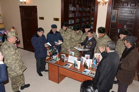 Ümummilli lider Heydər Əliyevin anım günü ilə əlaqədar Azərbaycan Ordusunda silsilə tədbirlər keçirilib