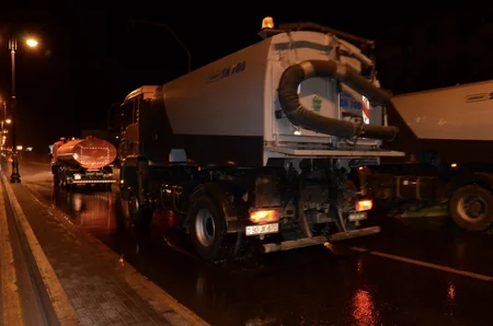 Bakıda koronavirusa görə küçələr yuyulur - VİDEO - YENİLƏNİB