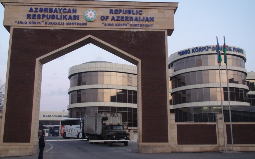 “Sınıq Körpü” gömrük postu gücləndirilmiş iş rejiminə keçib