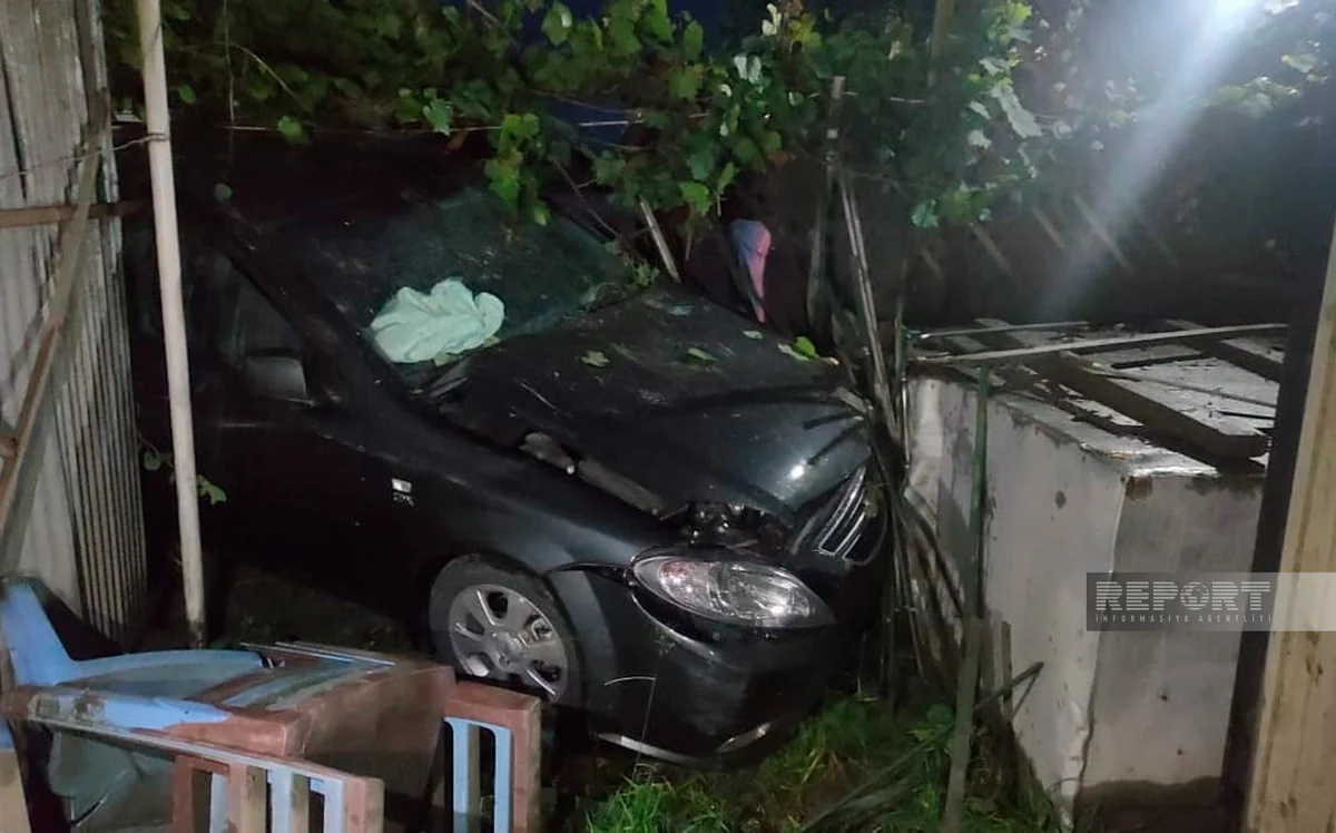 Xaçmazda minik avtomobilləri toqquşub, xəsarət alanlar var