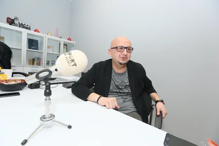Cəfər Axundzadə: “Qızıma söz vermişəm ki, tezliklə siqareti atacağam - MÜSAHİBƏ