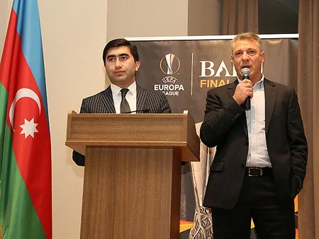 Mahir Mədətov Avroliqanın finalı ilə əlaqədar tələbələrlə görüşüb