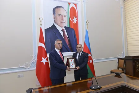 Baş Prokurorluğun Elm-Tədris Mərkəzi ilə Türkiyə Ədliyyə Akademiyası arasında anlaşma memorandumu imzalanıb