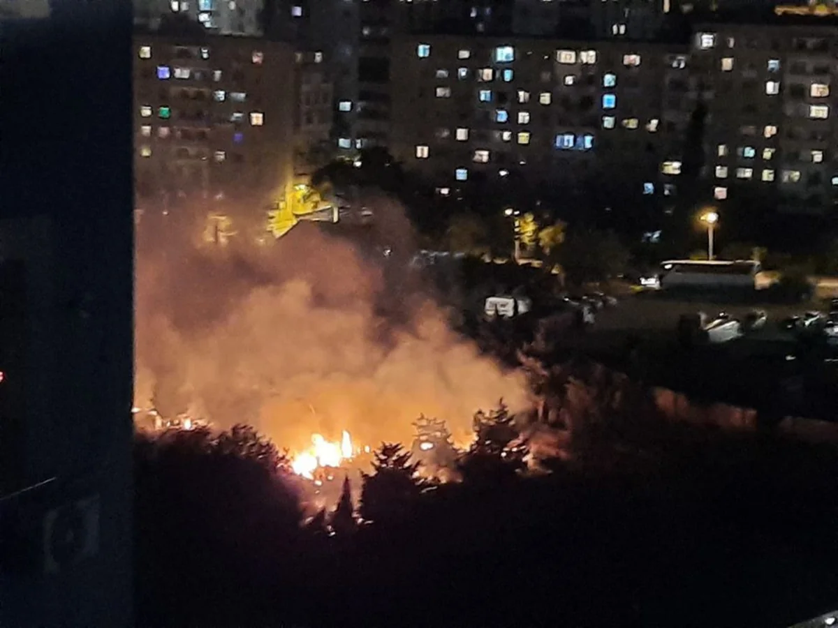 Bakıda qəbirstanlıqda baş verən yanğın söndürüldü - YENİLƏNİB