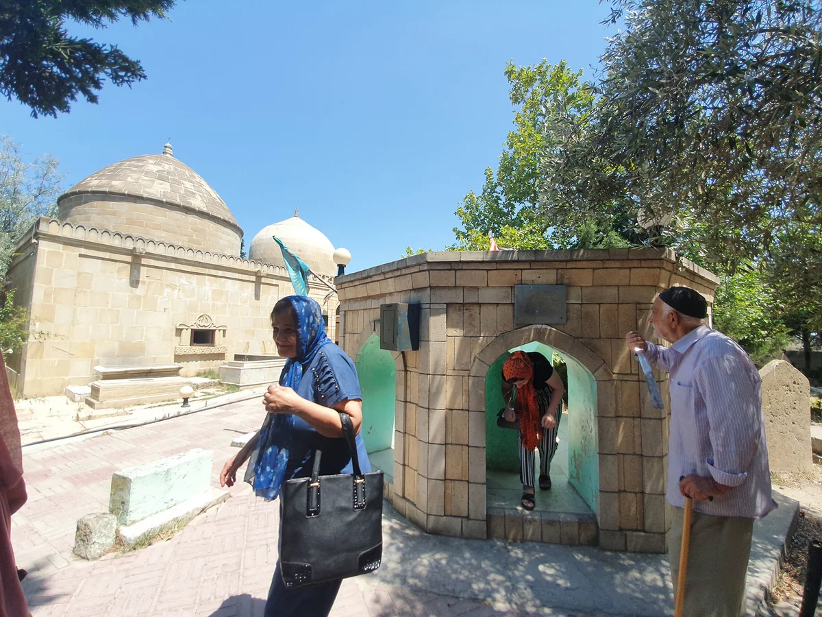 Azərbaycanda pirlərin sayı açıqlanıb