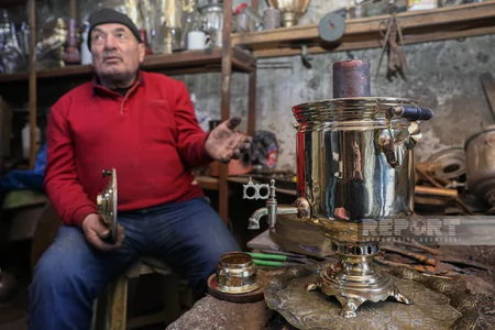 Dəyəri 10 min manat olan samovar, məmur aftafası və nadir əşyalar - Qalayçı emalatxanasından REPORTAJ