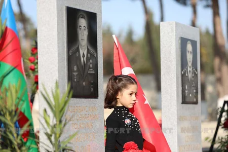 Zəfəri bəxş edənlər