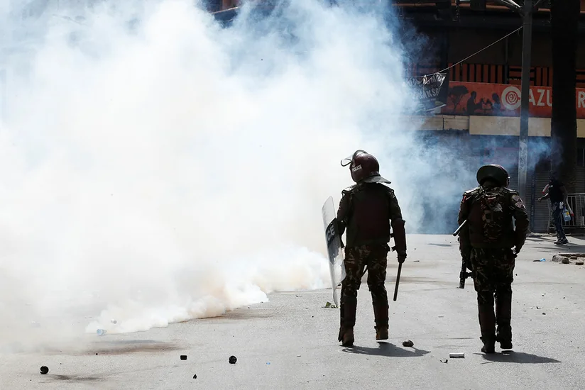 Протестующие в Кении подожгли здание городского совета Найроби