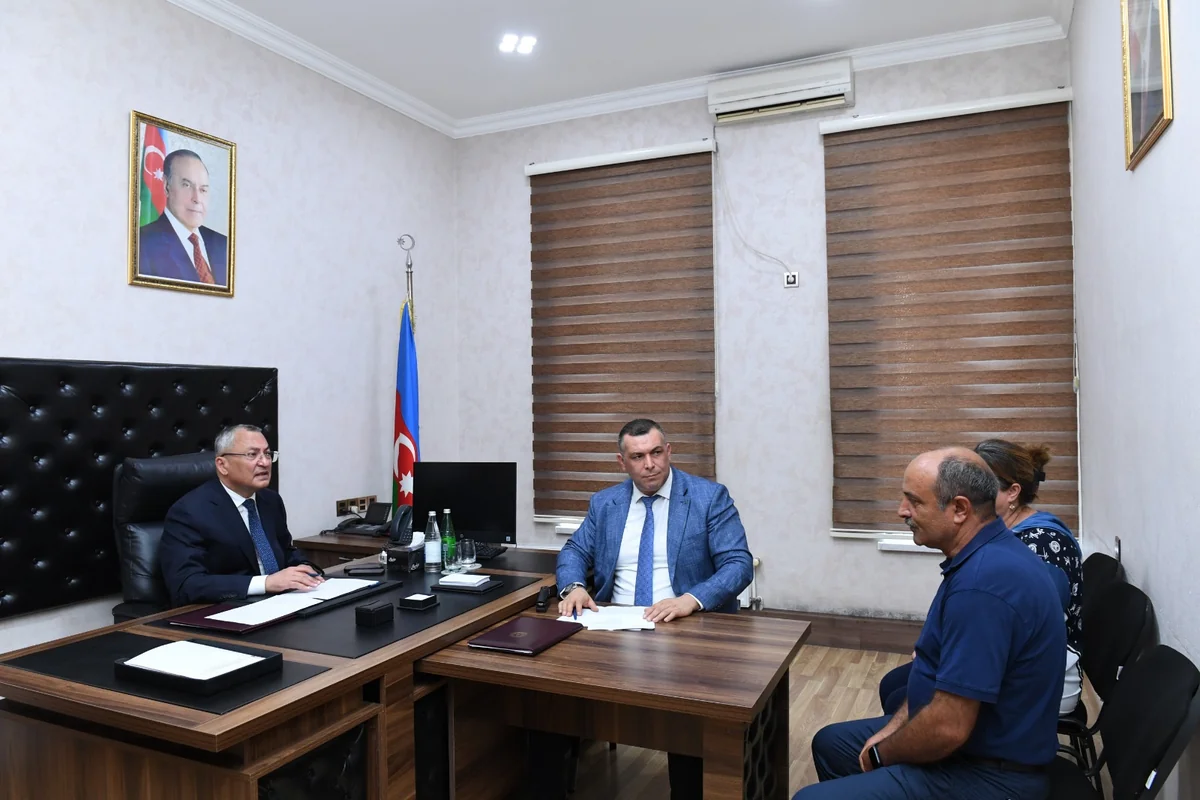 Rövşən Rzayev vətəndaş qəbulu keçirib