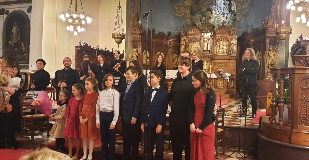 6 yaşlı azərbaycanlı musiqiçi Parisdəki qala-konsertdə çıxış edib