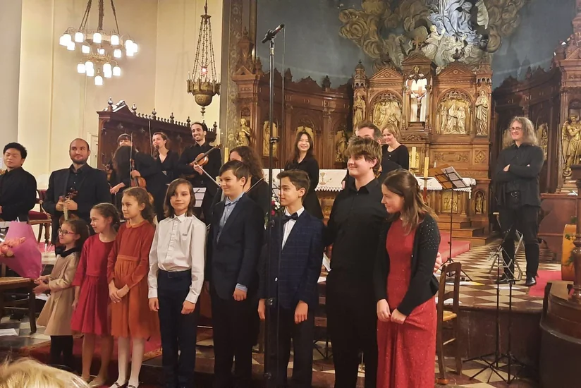 6 yaşlı azərbaycanlı musiqiçi Parisdəki qala-konsertdə çıxış edib