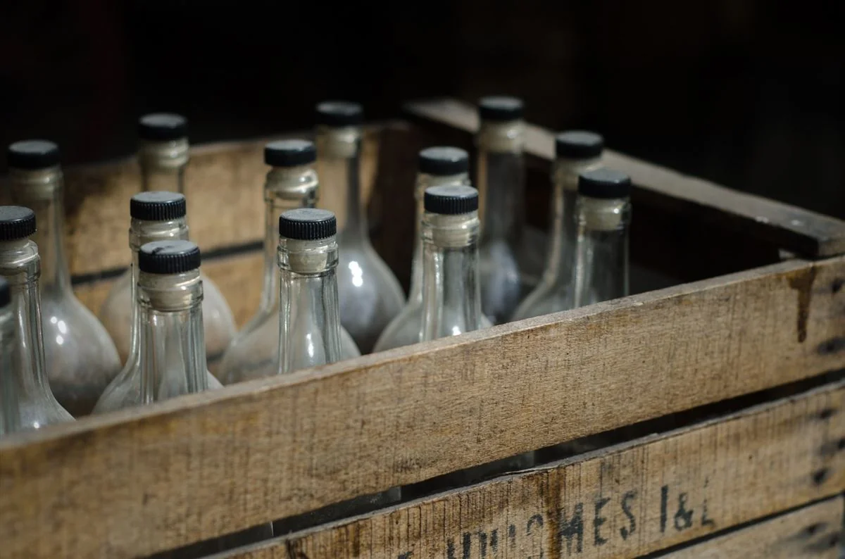 Azərbaycanda bir neçə müəssisə saxta alkoqollu içki istehsal edirmiş - SİYAHI