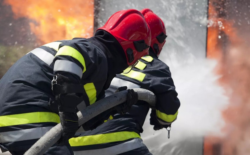 Abşeronda yaşayış binasında yanğın olub, 15 nəfər təxliyə edilib