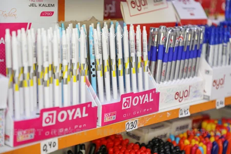 Yeni dərs ilinə hazırlıq: məktəbli ləvazimatları neçəyədir?