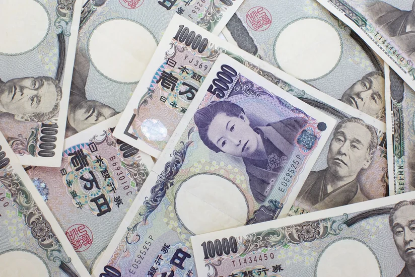 Yenin kəskin dəyər itirməsinin səbəbləri məlum olub