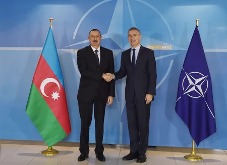 Prezident İlham Əliyev Brüsseldə NATO-nun baş katibi ilə görüşüb - YENİLƏNİB