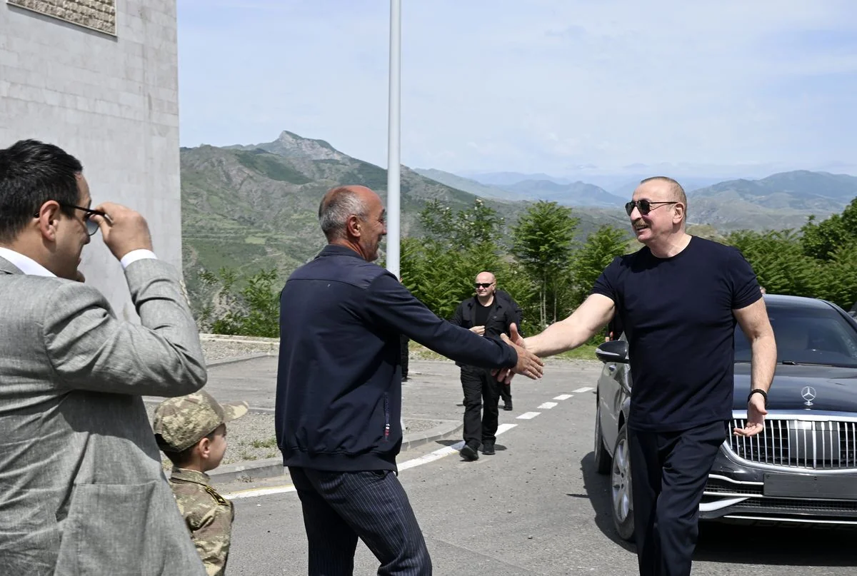 President Ilham Aliyev meets with residents in Lachin