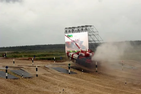 Azerbaijani tank crew one more step closer to Tank Biathlon final  - VIDEO