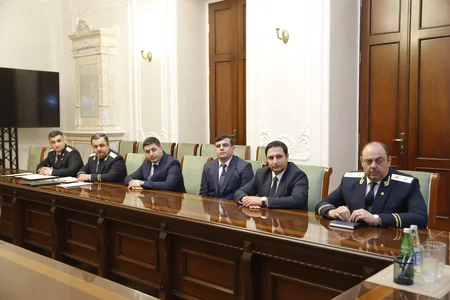 Baş prokuror hakim təyin edilmiş prokurorluq işçiləri ilə görüşüb