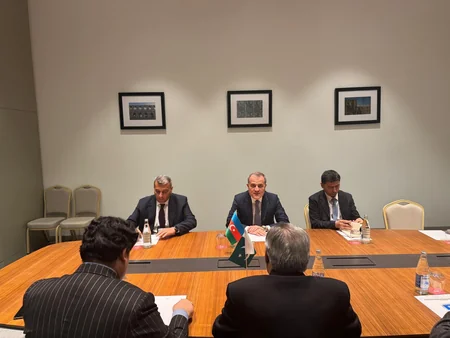 Jeyhun Bayramov mulls regional matters with Pakistani counterpart in Khankandi