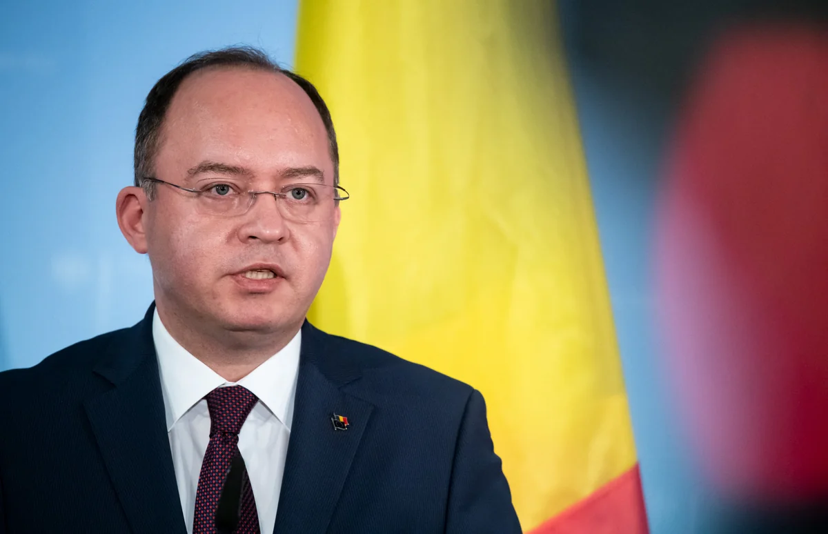 Romanian FM: We must try to make NATO stronger 
