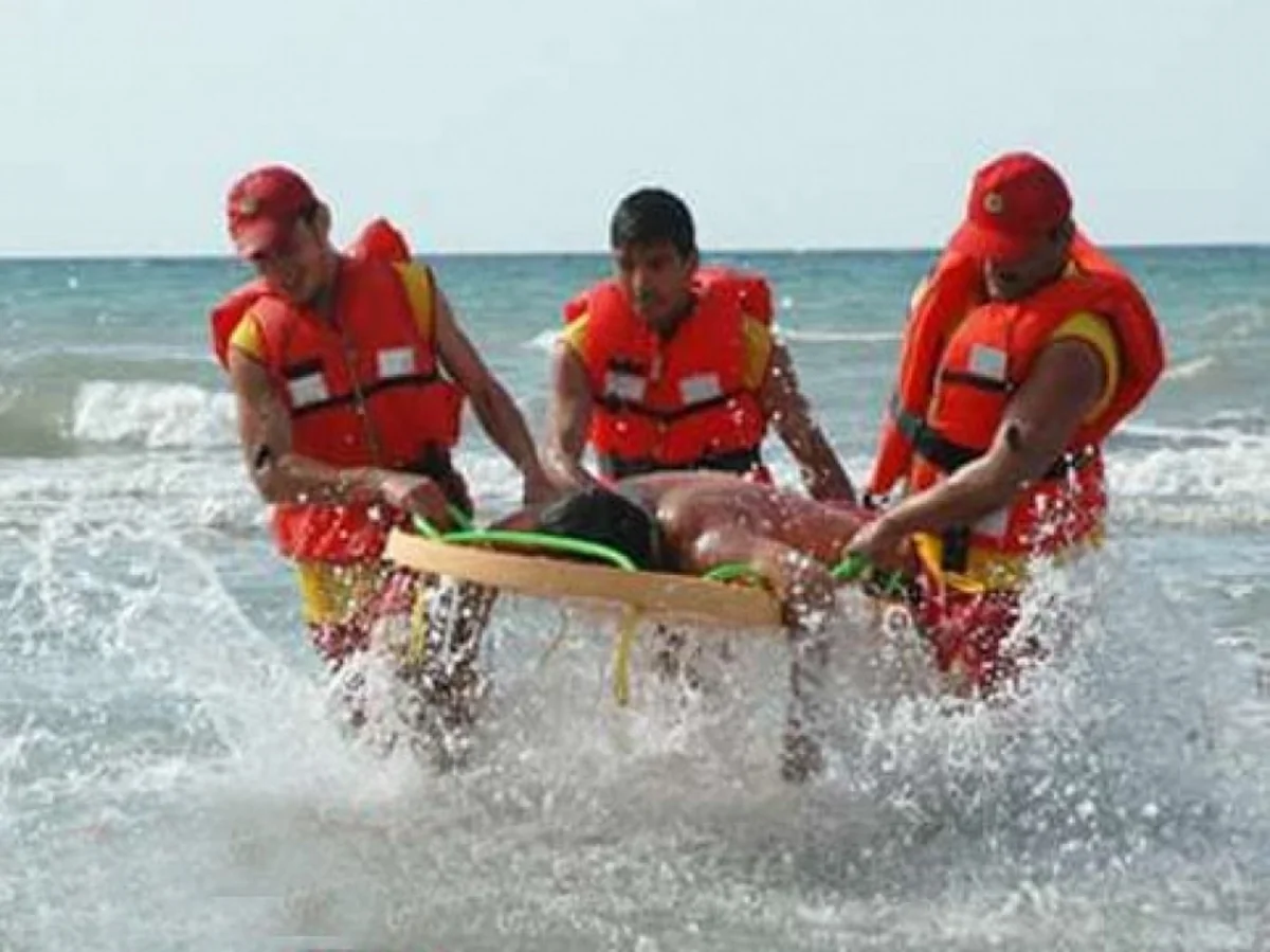 Batma təhlükəsi ilə üzləşən üç nəfər xilas olunub