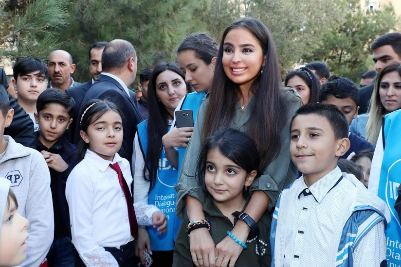 Bizim həyət layihəsi çərçivəsində abadlaşdırılan növbəti həyət istifadəyə verilib