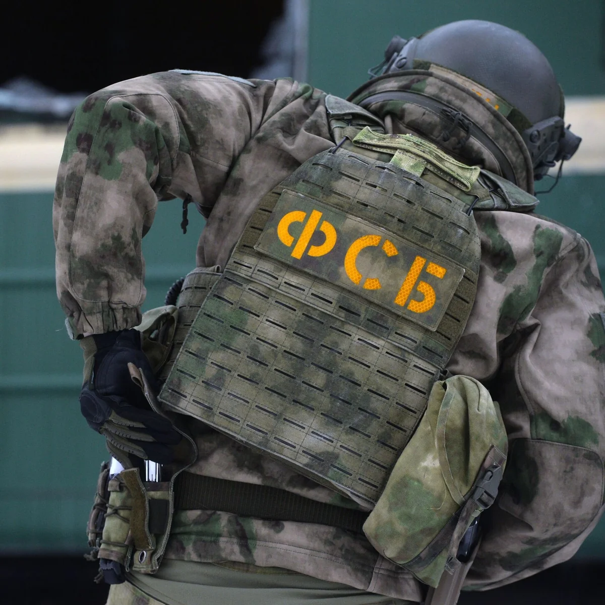 ФСБ РФ задержала в Казани подозреваемого в подготовке поджога бронетехники