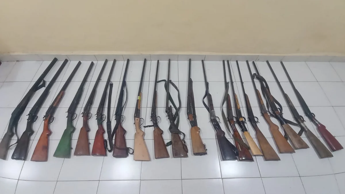 Жители Ширвана передали полиции незаконно хранившееся оружие