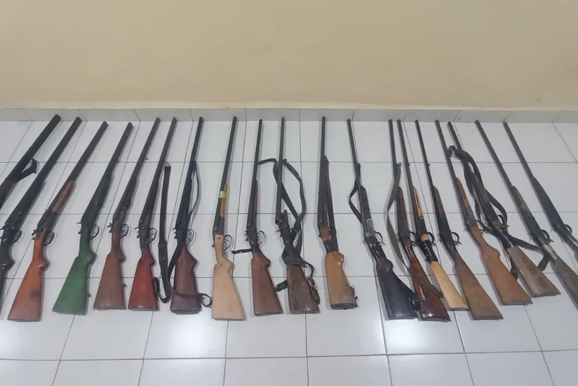 Жители Ширвана передали полиции незаконно хранившееся оружие