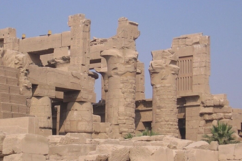 В Египте нашли затерянный в песках город