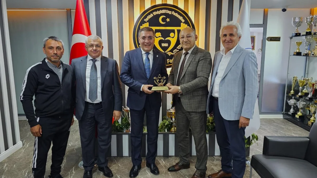 AAF prezidenti türkiyəli həmkarı ilə görüşüb