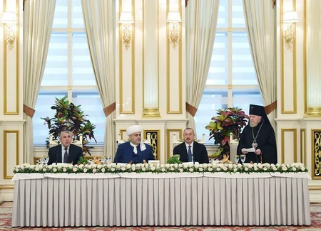 Prezident İlham Əliyev: Azərbaycanda bütün dinlərin nümayəndələri bir ailə kimi yaşayır - YENİLƏNİB-2 - FOTO