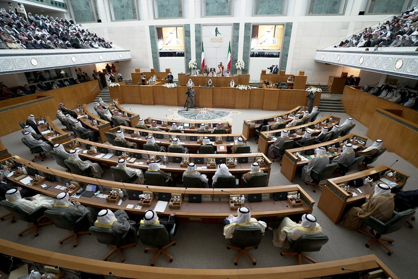 Эмир Кувейта распустил созванный вчера парламент