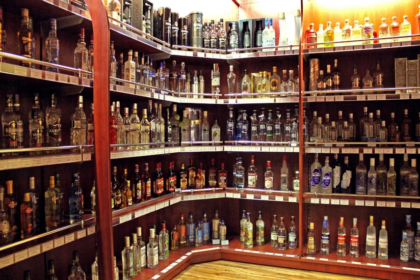Azərbaycanda aksiz malların plastik kartla satışı dayandırılıb - YENİLƏNİB