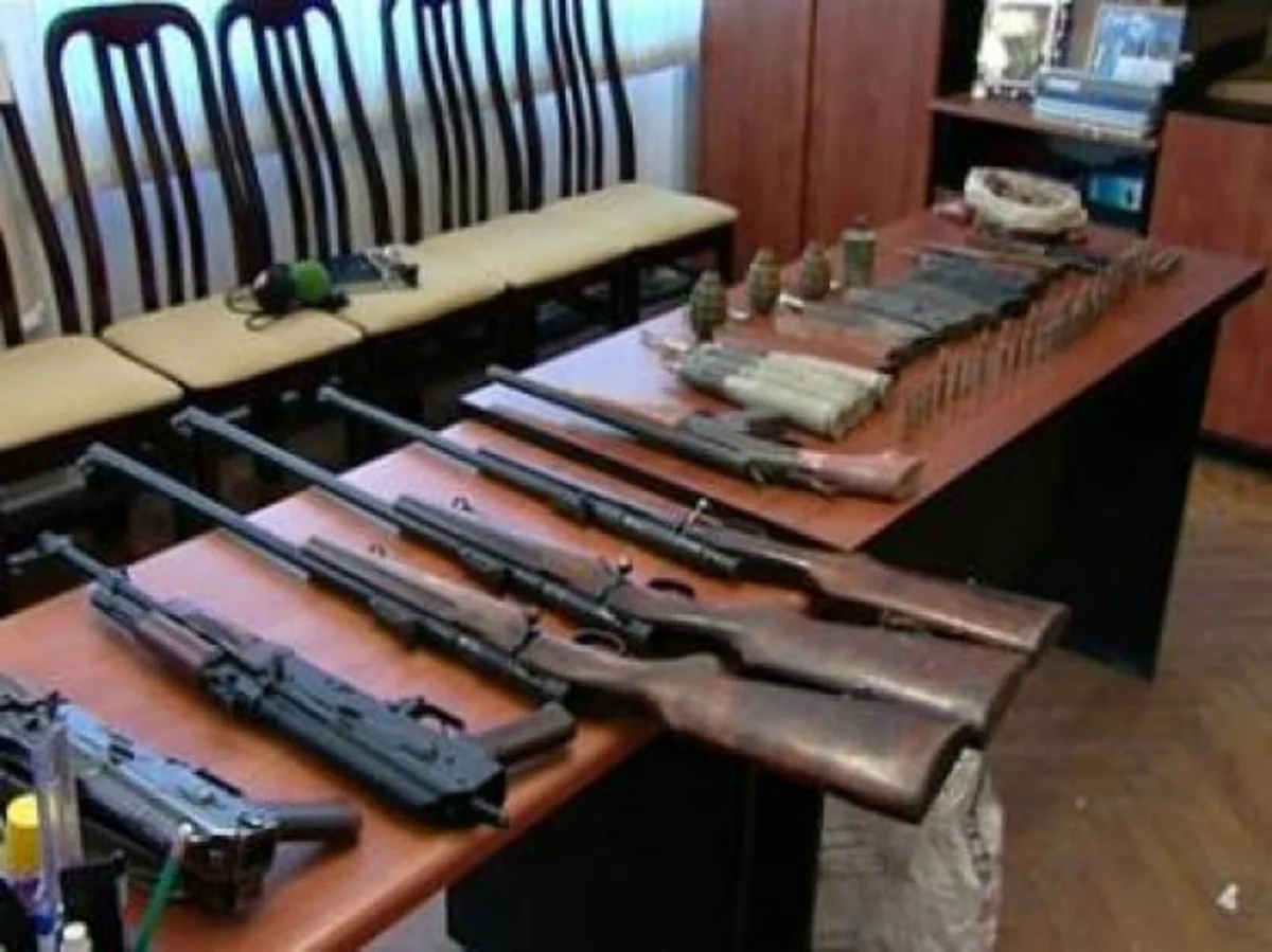 Qaxda su kanalının sahilindən silah-sursat aşkar edilərək götürülüb