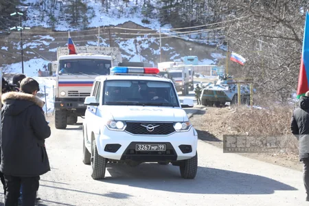 Total of 30 vehicles of peacekeepers move freely through Khankandi-Lachin road