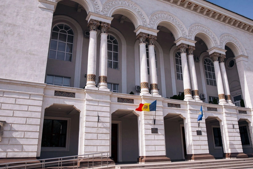 Moldova parlamentində axtarış aparılır